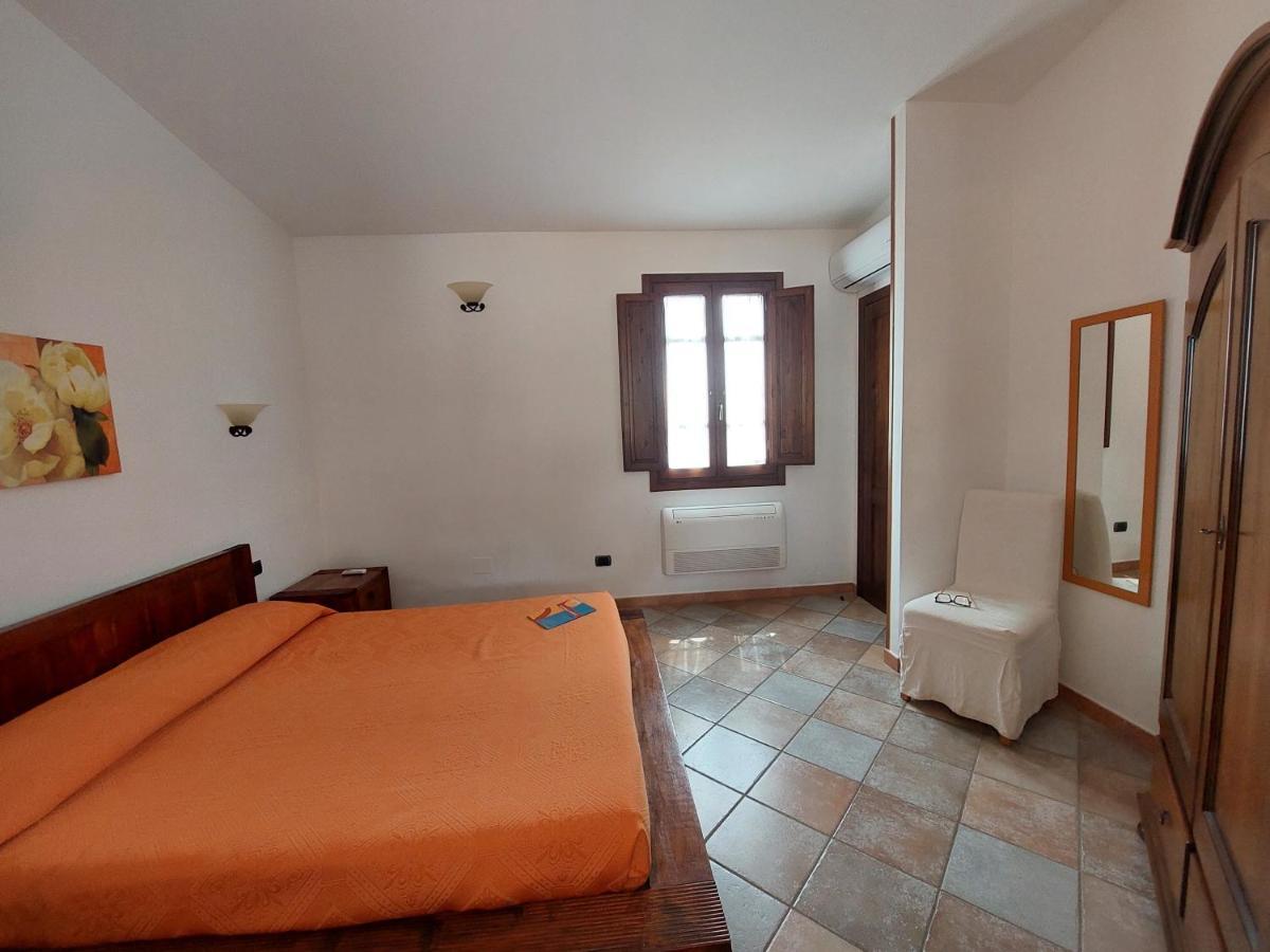 Hotel La Corte Rosada Villasimius Buitenkant foto