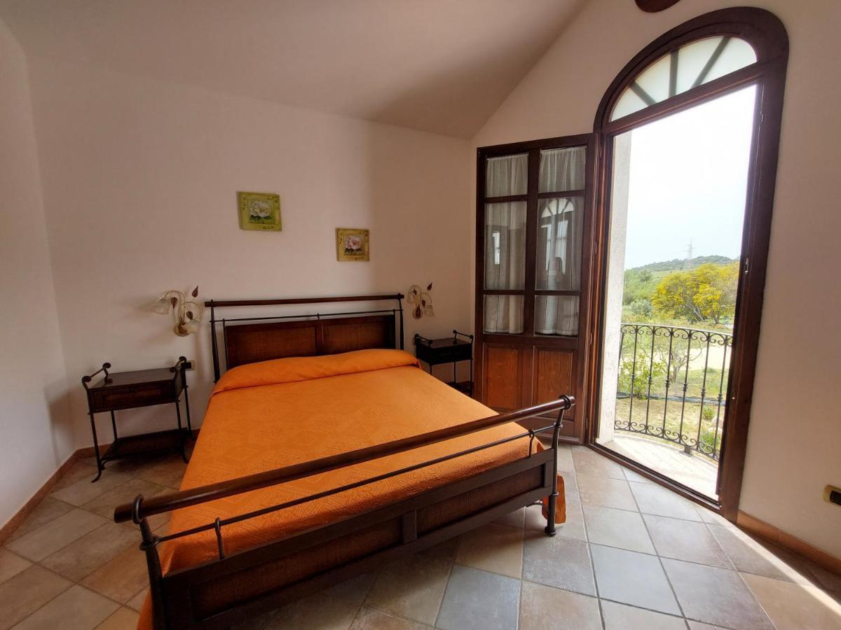 Hotel La Corte Rosada Villasimius Buitenkant foto