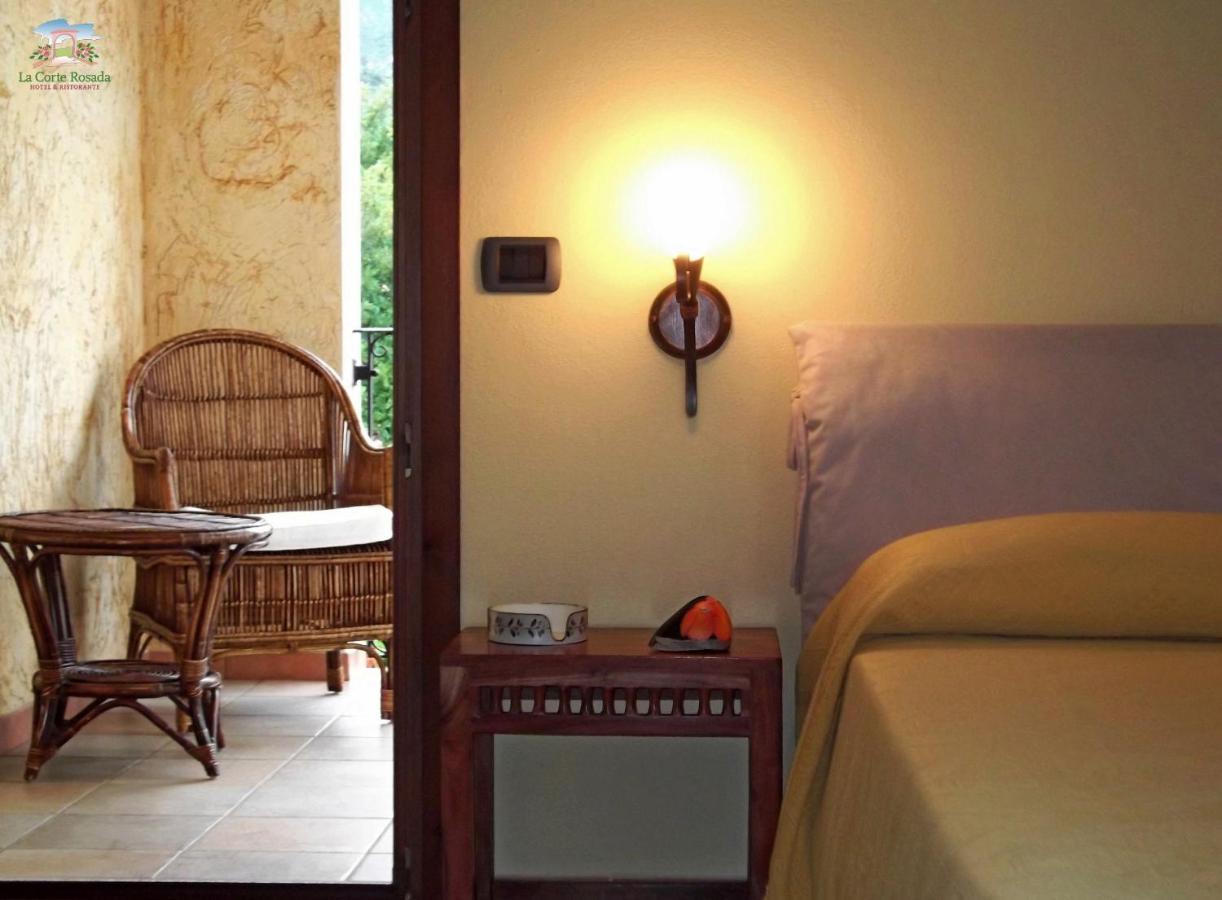 Hotel La Corte Rosada Villasimius Buitenkant foto