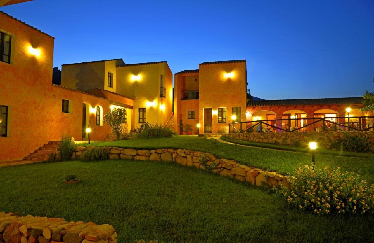 Hotel La Corte Rosada Villasimius Buitenkant foto